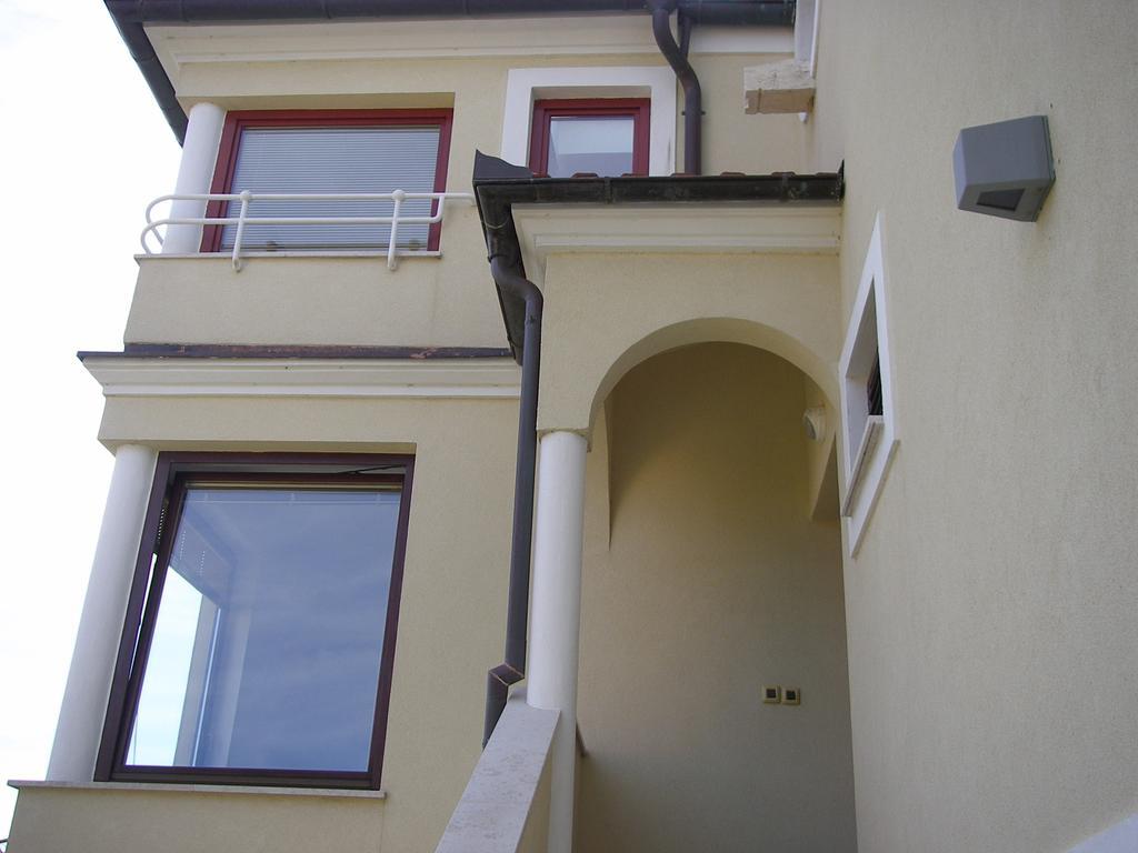 Apartments Premantura Bagian luar foto